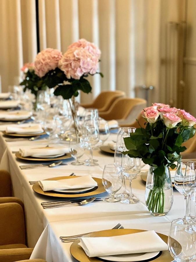 Hotel Royal & Spa Bialystok Exterior photo A table set for a formal dinner