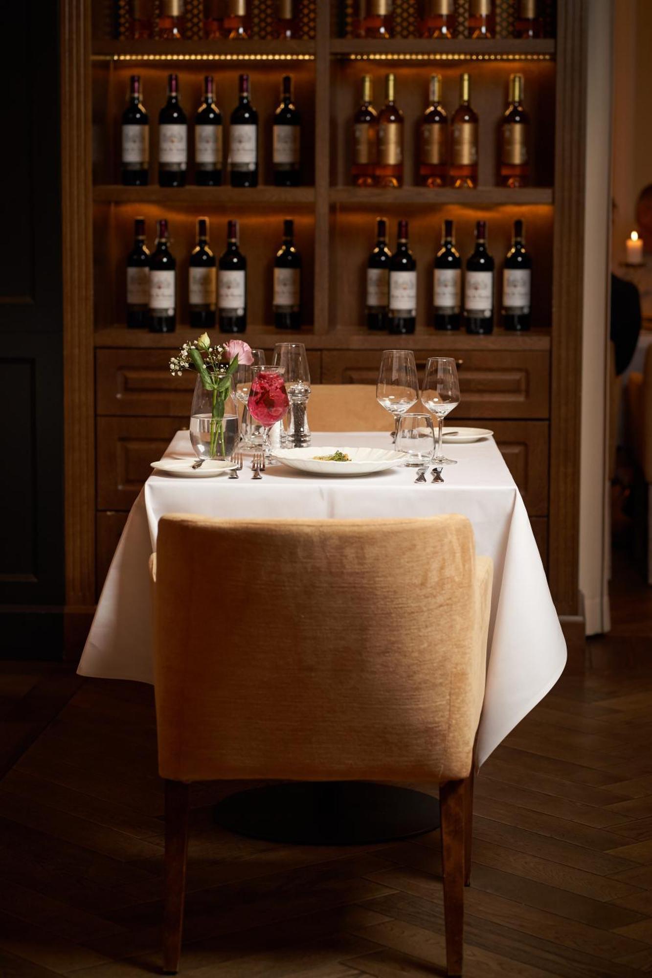 Hotel Royal & Spa Bialystok Exterior photo A table set for dinner