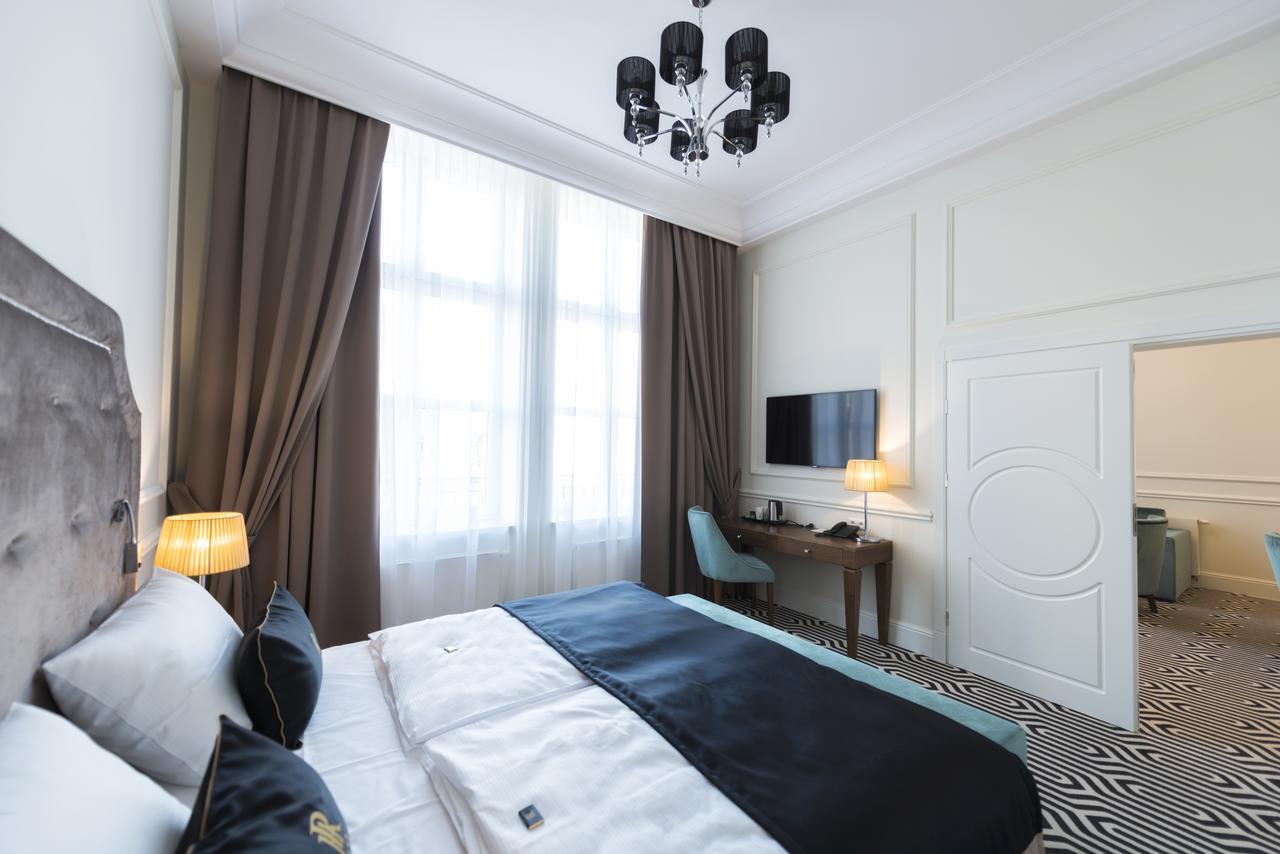 Hotel Royal & Spa Bialystok Exterior photo A room at the hotel