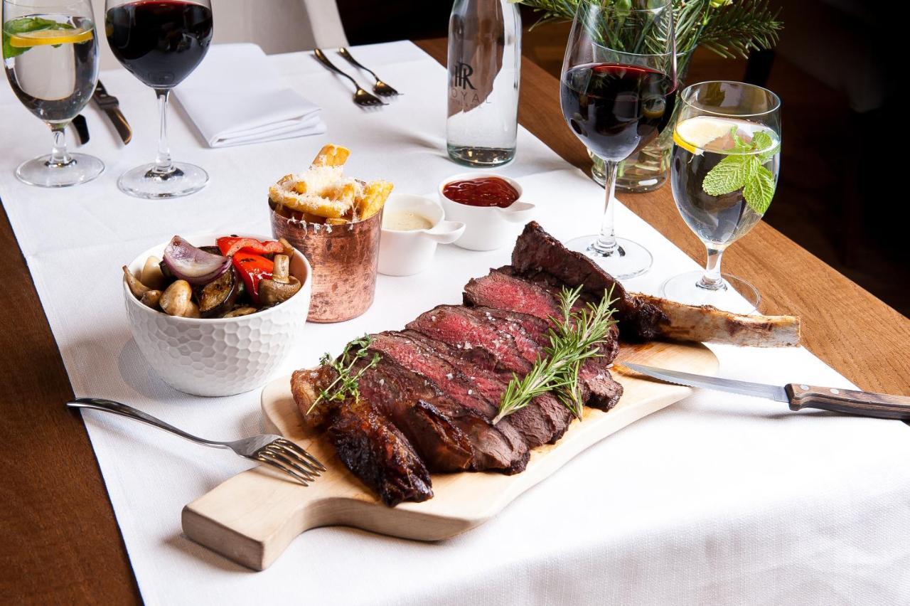 Hotel Royal & Spa Bialystok Exterior photo A steak prepared at the restaurant